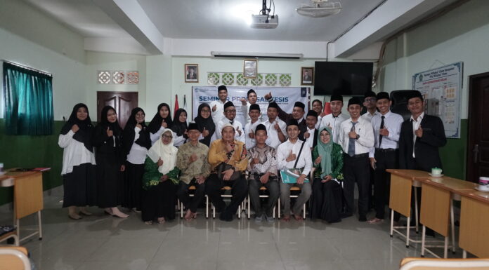 Mahasiswa Beasiswa PERGUNU Bali Unjuk Kemampuan dalam Seminar Proposal Tesis Pergunu Bali Gelar Ujian Tesis