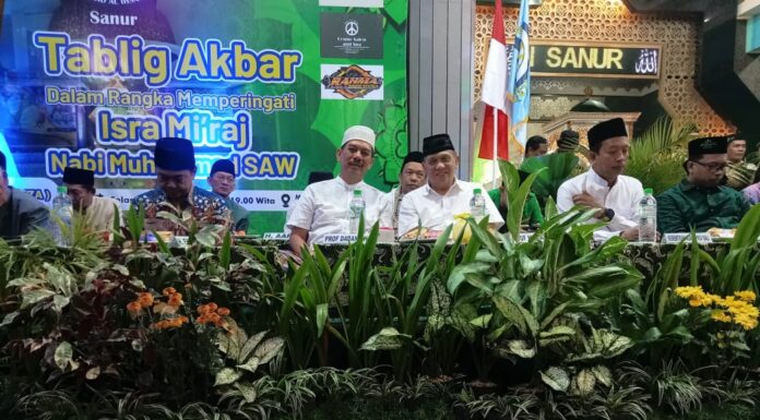 “Di Bawah Kubah Masjid Al Ikhsan: Dua Sahabat Menjemput Hikmah”